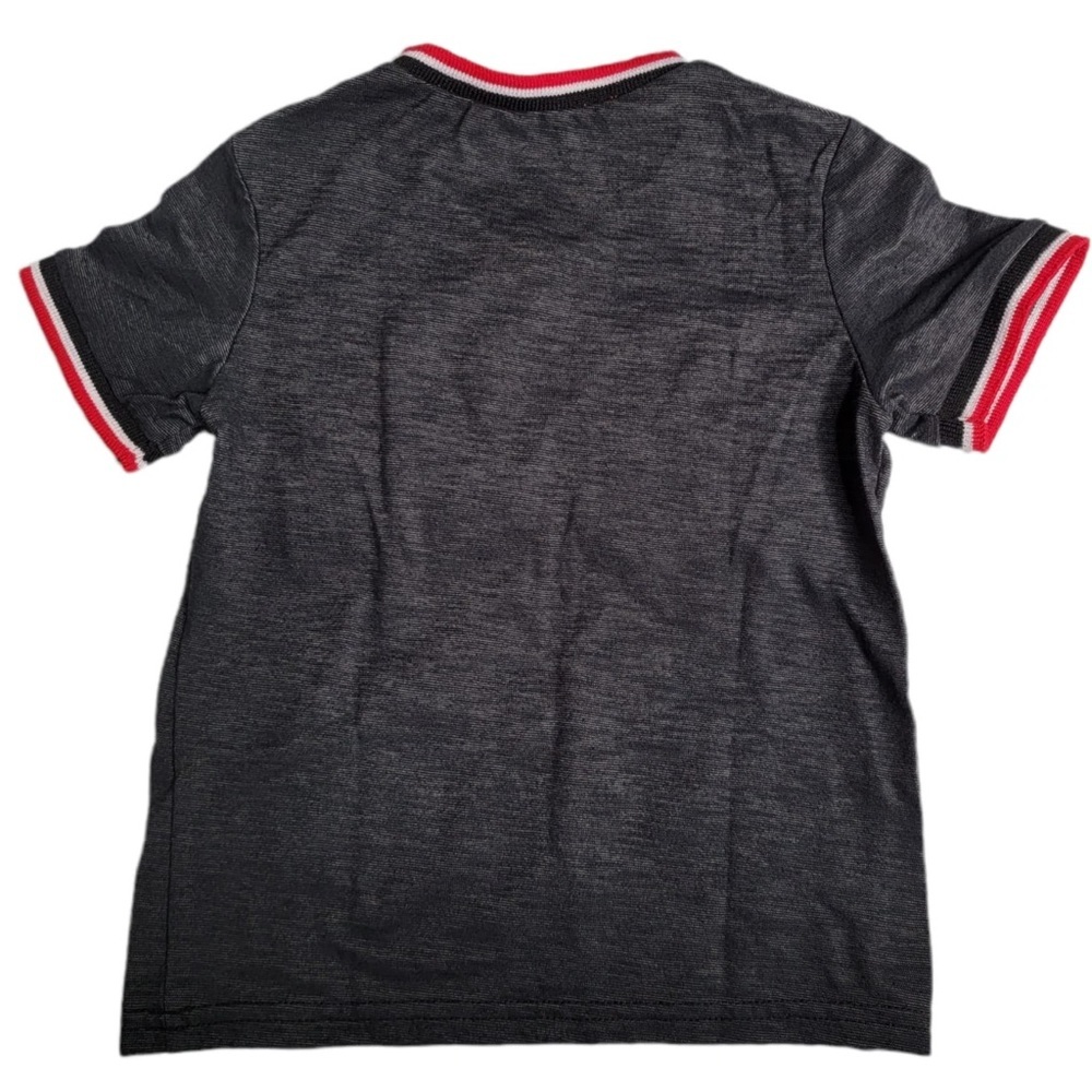 (B) Guess T-shirt 4T - Picture 2 of 5